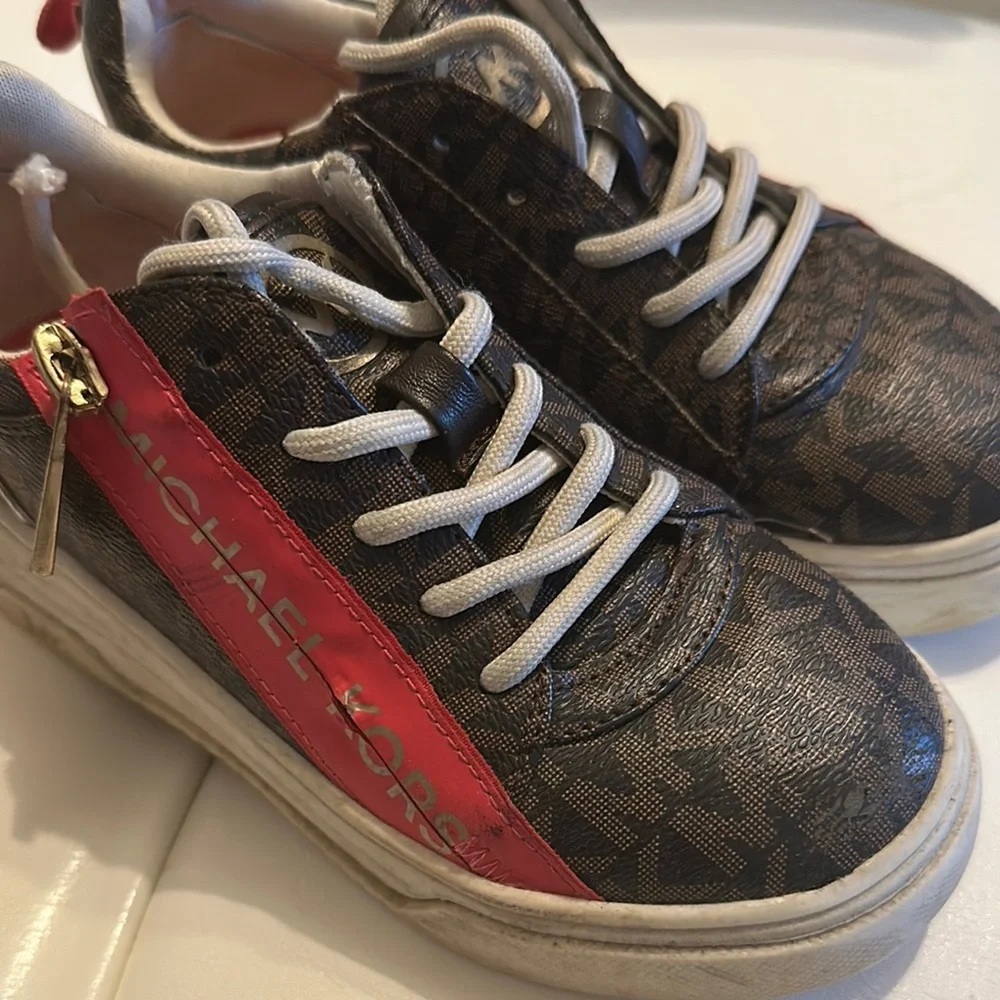 🎀 Michael Kors Girls Red and Brown Sneakers Size 11